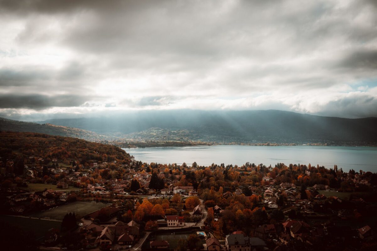 Lac d'Annecy au plus bas et voie verte en travaux : ce qui change pour la Toussaint